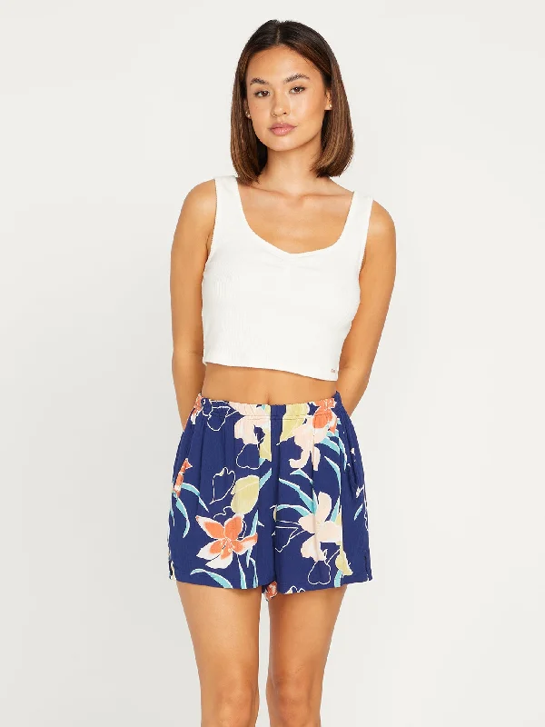 Modern Chic Cocoanut Hut Shorts - Navy