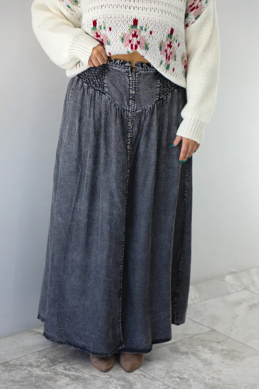 Urban Comfort Afternoon Escape Maxi Skirt: Washed Black