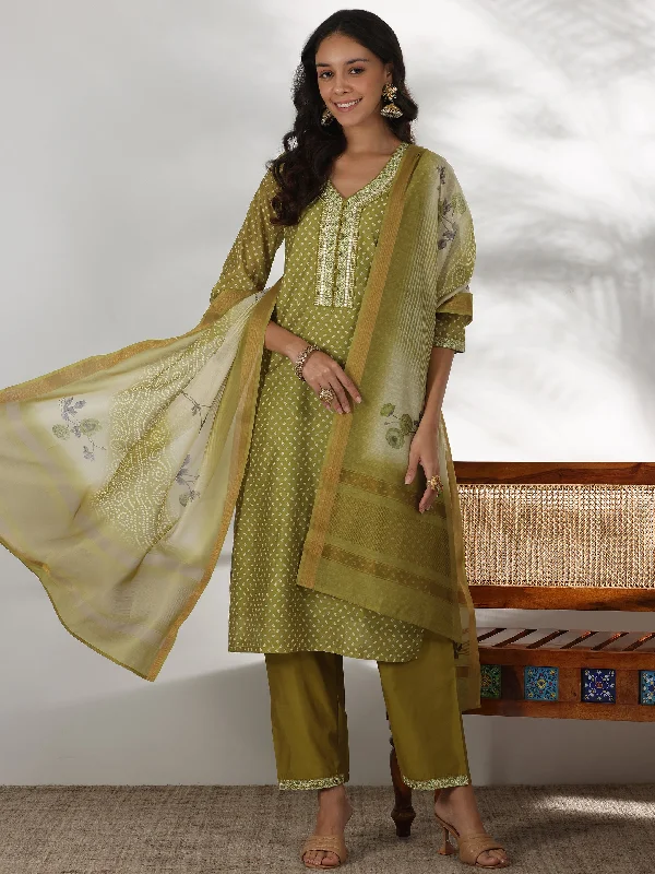 Versatile Outfits Green Printed Silk Blend Straight Suit With Dupatta