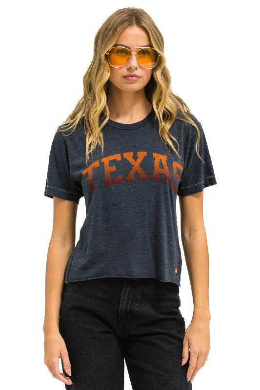 Comfort Fit UNIVERSITY OF TEXAS BOLT BOYFRIEND TEE - CHARCOAL