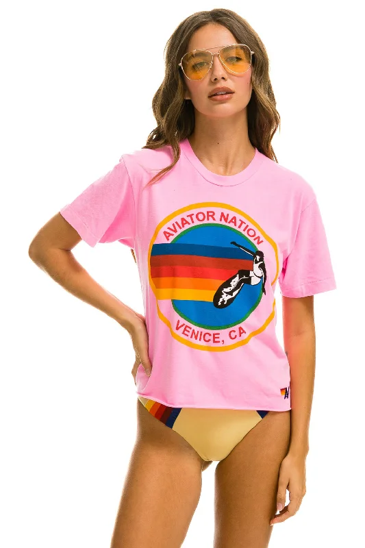 Smart Comfort SIGNATURE BOYFRIEND TEE - NEON PINK
