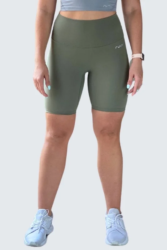 Cozy Vibes W SunSoft Flow Shorts 8" - Leaf