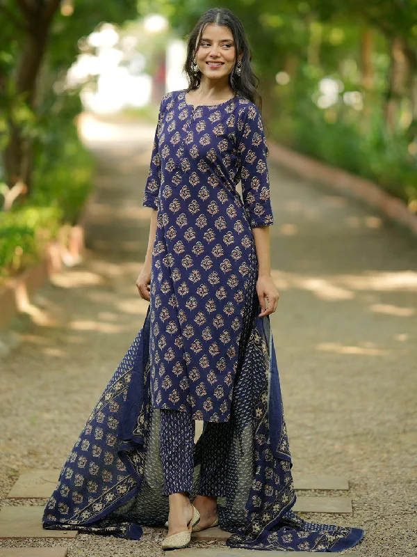 Trendy Looks Blue Printed Cotton Straight Suit With Dupatta