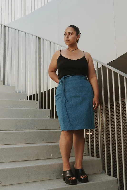Light Comfort Puff and Pencil Strap Wrap Skirt