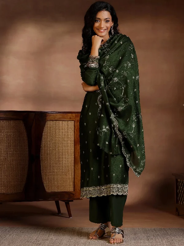 Minimal Comfort Green Embroidered Silk Blend Straight Suits With Dupatta