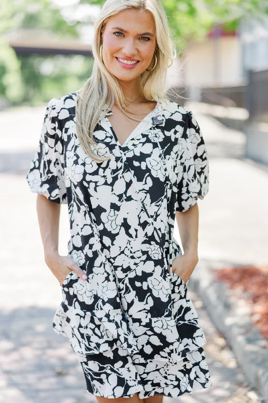 Casual Chic Outfits Get What You Love Black Floral Dress