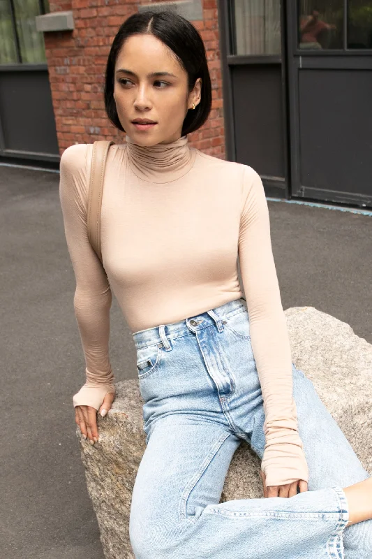 Weekend Comfort Retro design Eloise Sheer Turtleneck