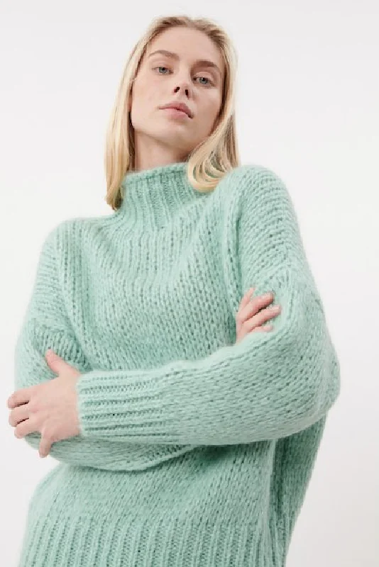 Smart Casuals esign and tailoring FRNCH Noah Sweater