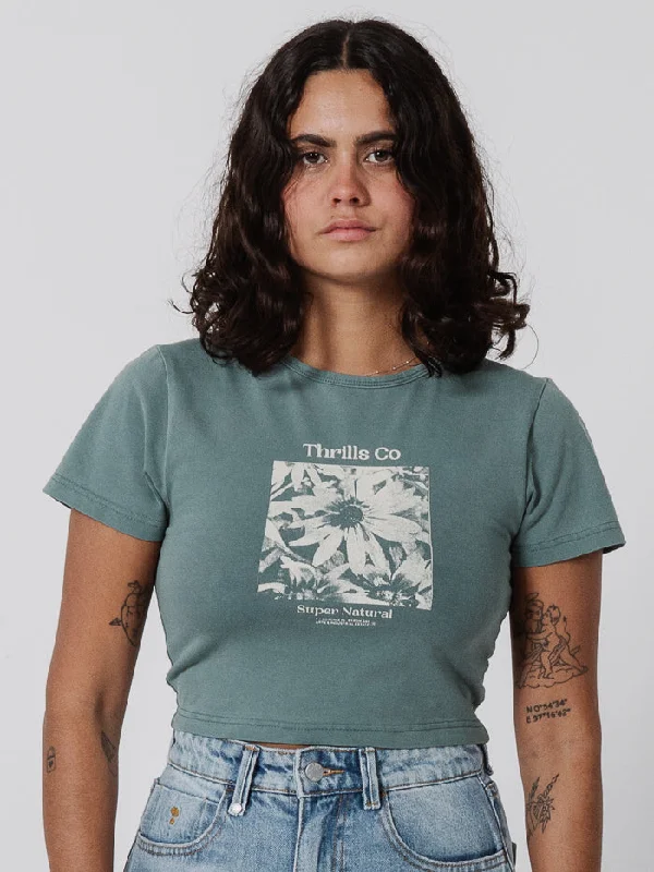 Soft Feel Edgy streetwear t-shirt for women Natural Daisy Baby Crop Tee - Cedar Green Soft Feel Edgy streetwear t-shirt for women Natural Daisy Baby Crop Tee - Cedar Green