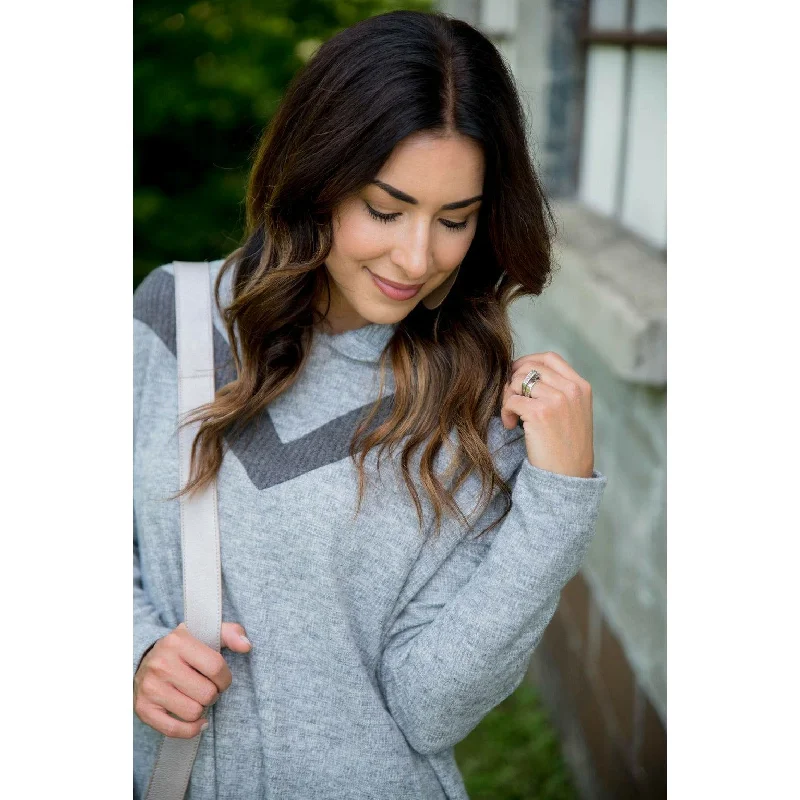 Summer Comfort Fleece-lined Hoodie V Accent Hoodie