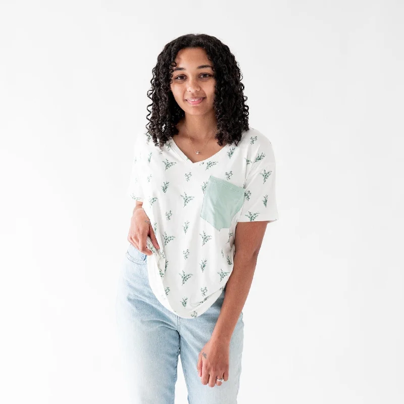 Easy-to-Wear Sports casual style Women’s Relaxed Fit V-Neck in Eucalyptus