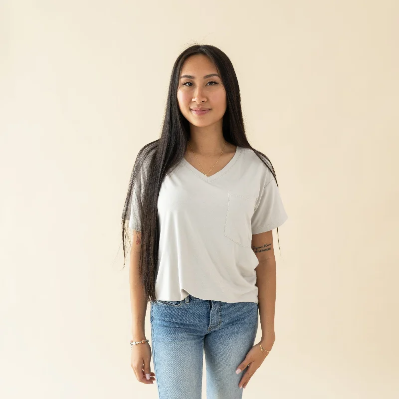 Relaxed Tops Independent design Women’s Relaxed Fit V-Neck in Oat