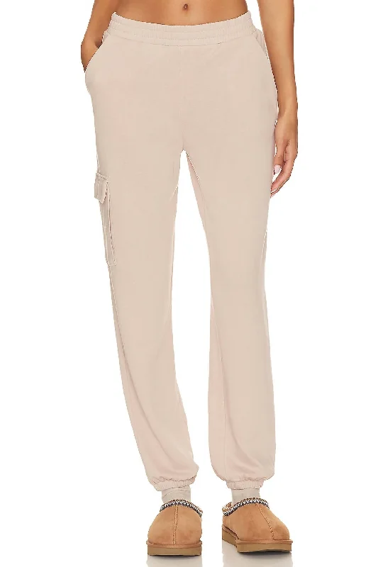 Easy Chic Cargo Pant In Oat