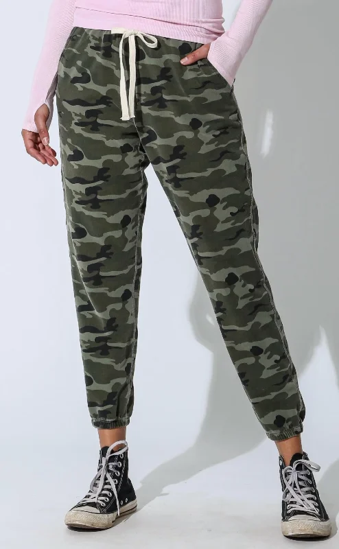 Comfortable Looks Ester Sweatpant In Camo Print