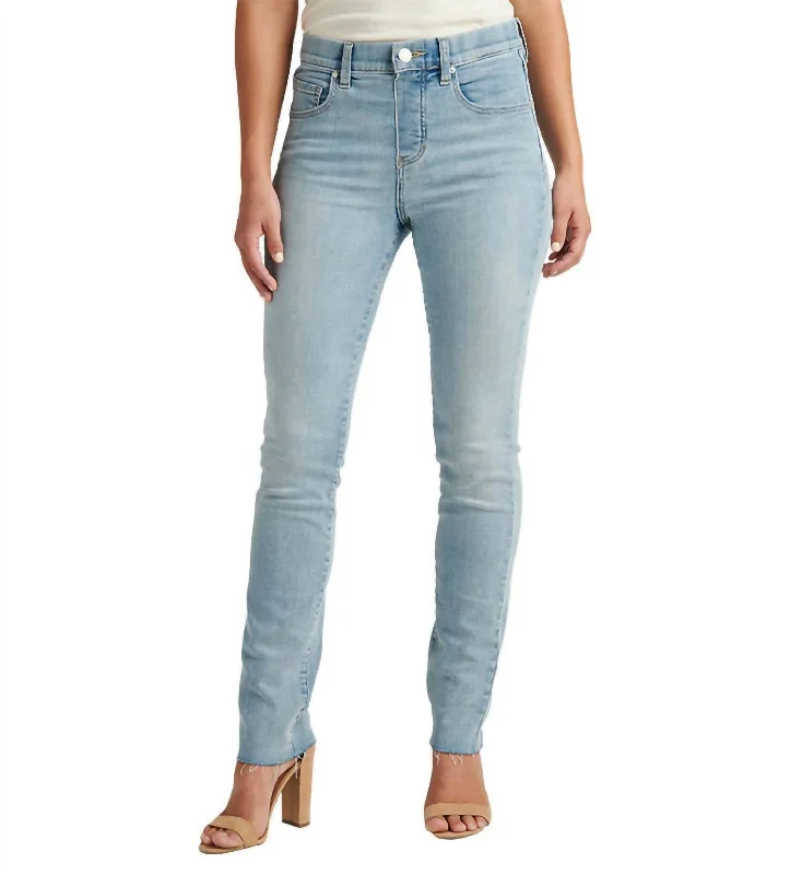 Chic Comfort Fashion-forward joggers High Rise Valentina Straight Jean In Hollywood