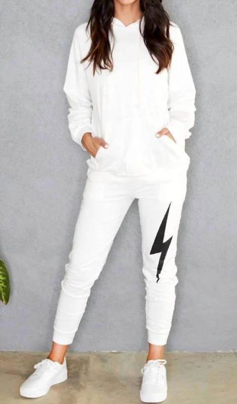 Layered Comfort Lighting Bolt Set In White