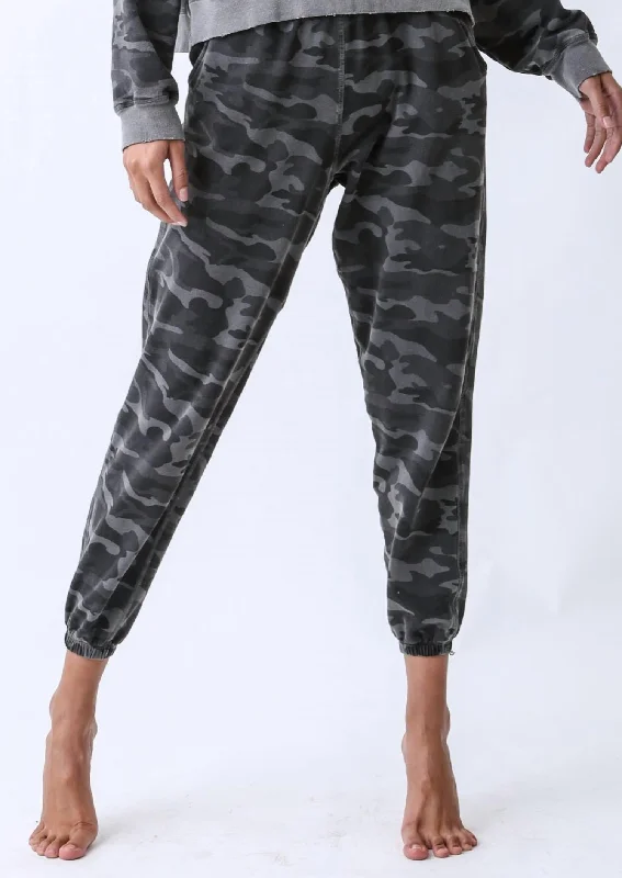 Cozy Layers Women's Ester Sweatpants In Camo Shadow