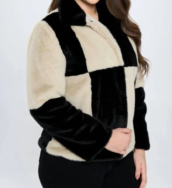Everyday Outfits Cozy fleece jacket Coraline Cropped Coat In Black