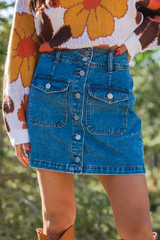 Cozy Knits Color-block skirt Looking Back Medium Wash Button Front Denim Mini Skirt